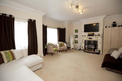 2 bedroom flat for sale, Albert Road South, Watford