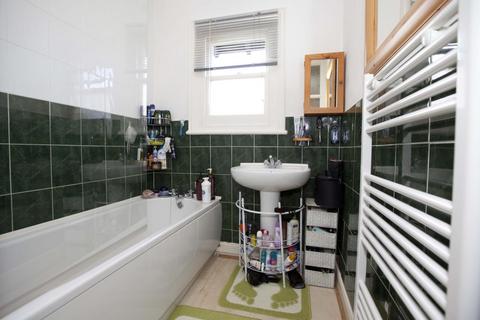 2 bedroom flat for sale, Albert Road South, Watford