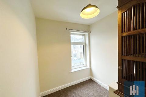 4 bedroom end of terrace house to rent, Mount Pleasant Street, Dalton, Huddersfield, West Yorkshire, HD5