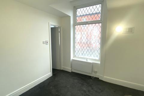 2 bedroom flat to rent, Garstang Road, Preston PR1