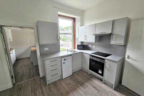 4 bedroom flat to rent, Hilton Street, Kittybrewster, Aberdeen, AB24