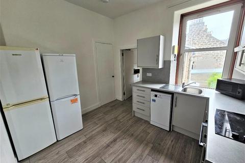 4 bedroom flat to rent, Hilton Street, Kittybrewster, Aberdeen, AB24