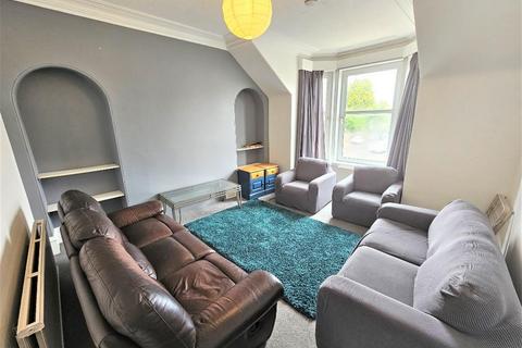 4 bedroom flat to rent, Hilton Street, Kittybrewster, Aberdeen, AB24