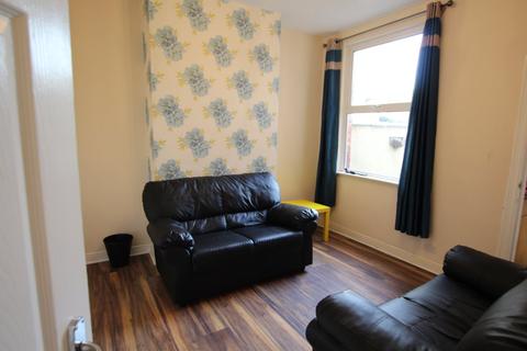 4 bedroom terraced house to rent - Southampton Road, Far Cotton
