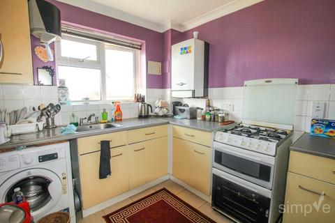 2 bedroom flat for sale - College Way, Hayes, UB3