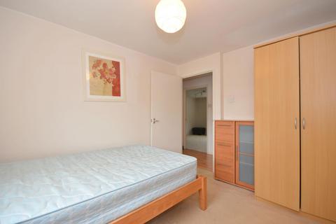 2 bedroom flat to rent, Massingberd Way, Tooting Bec