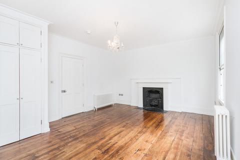 3 bedroom apartment to rent, Wellington Street, Covent Garden WC2