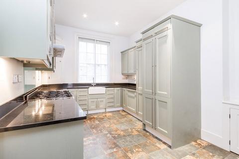 3 bedroom apartment to rent, Wellington Street, Covent Garden WC2
