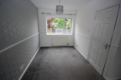 3 bedroom semi-detached house to rent, St Marys Avenue, Altofts