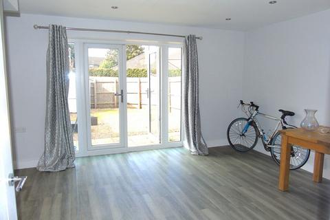 2 bedroom semi-detached house to rent, Segrave Road, King's Lynn
