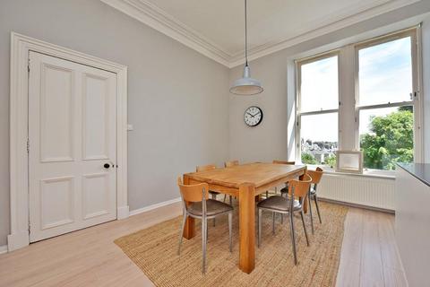 4 bedroom flat to rent, Forest Road, Aberdeen, AB15