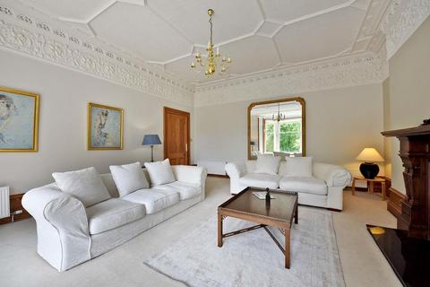 4 bedroom flat to rent, Forest Road, Aberdeen, AB15