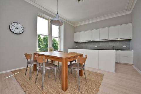 4 bedroom flat to rent, Forest Road, Aberdeen, AB15