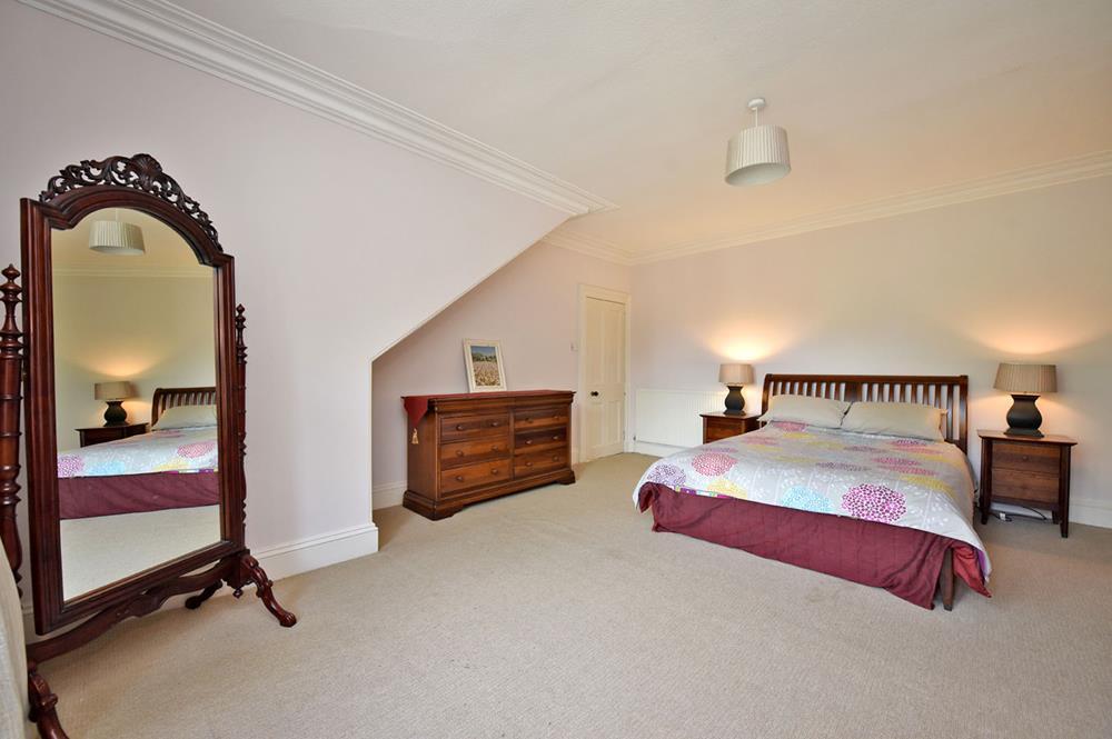 Forrest Road 39a (22) 2820
