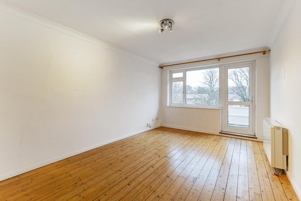 Apartment in Kingston upon Thames - View 3