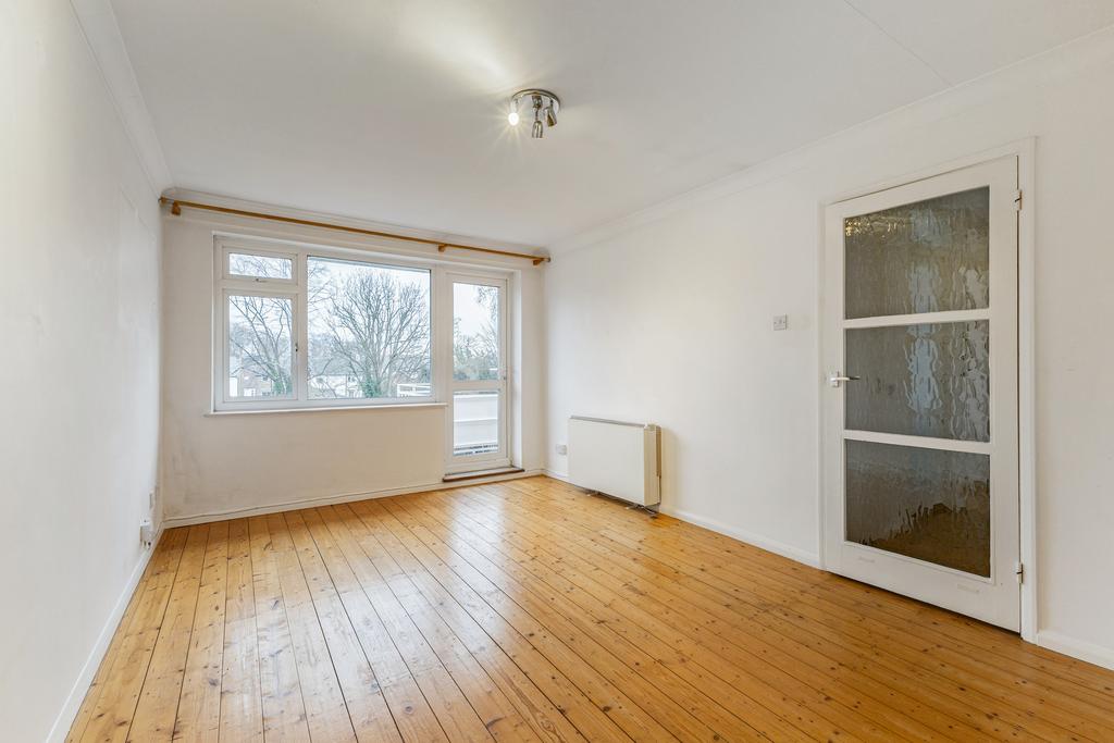 Apartment in Kingston upon Thames - View 4