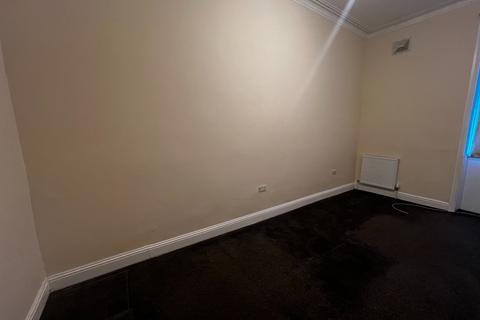 2 bedroom flat to rent, Glasgow Road, Paisley, Renfrewshire, PA1