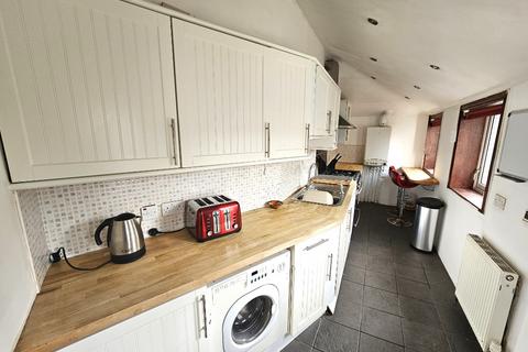 2 bedroom flat to rent, Broomhill Road, West End, Aberdeen, AB10