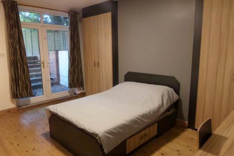 1 bedroom flat to rent, Hanover Square, University,Leeds,LS3 1AP