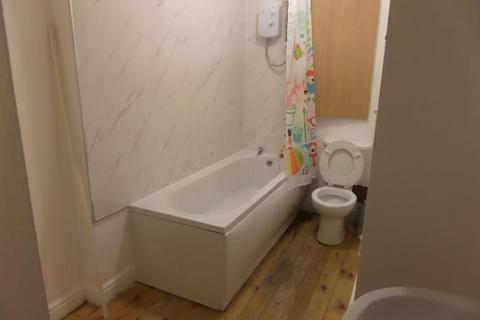 1 bedroom flat to rent, Hanover Square, University,Leeds,LS3 1AP