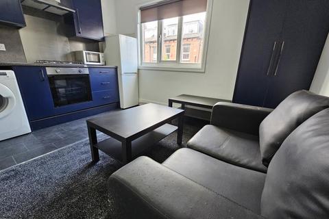 1 bedroom flat to rent, Hyde Park Road, Hyde Park, Leeds LS6 1AH