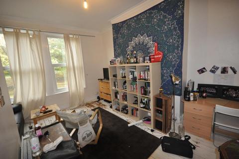 1 bedroom flat to rent, Hyde Park Road, Hyde Park, Leeds LS6 1AH