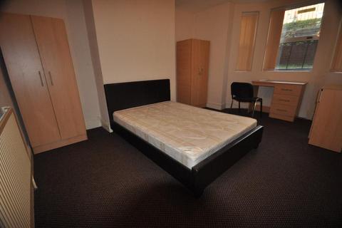1 bedroom flat to rent, Kings Road, Hyde Park, Leeds LS6 1NT