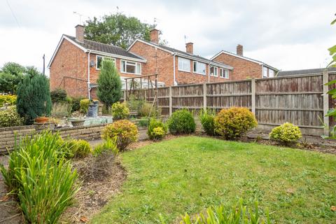 3 bedroom semi-detached house to rent, The Green, East Leake