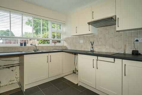 3 bedroom semi-detached house to rent, The Green, East Leake