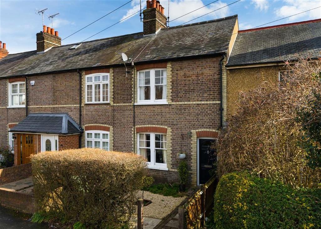 Willoughby Road, Harpenden, Hertfordshire 3 bed terraced house £600,000