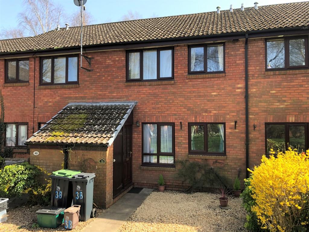 Cuthbury Gardens, Wimborne 1 bed flat £700 pcm (£162 pw)