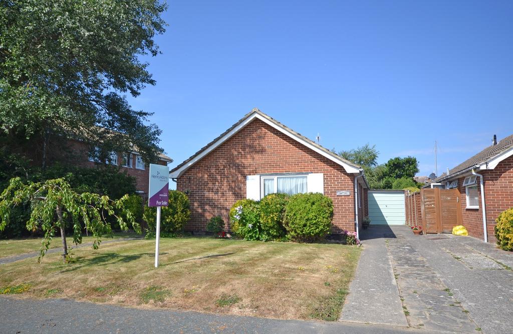 Sunnymead Drive, Selsey, PO20 3 bed detached bungalow £900 pcm (£208 pw)