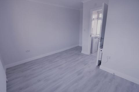 undefined, Room @ Saxon Drive - W3