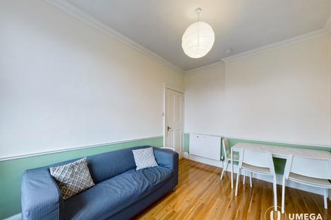 2 bedroom flat to rent, Causewayside, Newington, Edinburgh, EH9