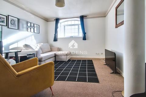 1 bedroom apartment for sale, Kings Meadow Court, Coggeshall Road, Colchester CO5