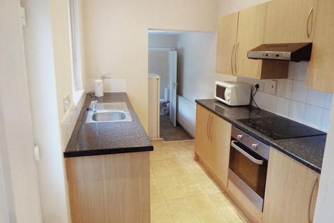 4 bedroom terraced house to rent, Friarswood Road, Newcastle