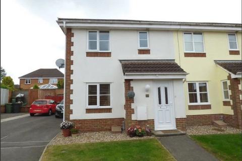 3 bedroom terraced house to rent, St. Saviours Rise, Bristol