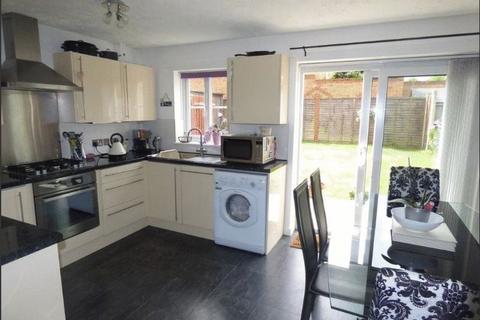 3 bedroom terraced house to rent, St. Saviours Rise, Bristol
