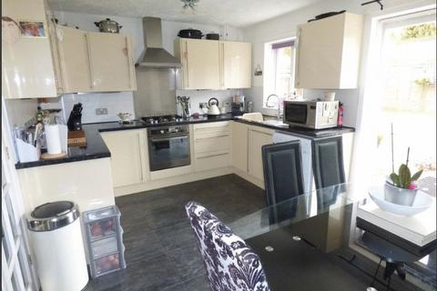 3 bedroom terraced house to rent, St. Saviours Rise, Bristol