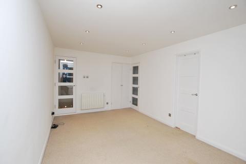 2 bedroom maisonette to rent - DELAMERE GARDENS