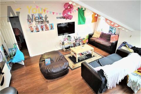 6 bedroom apartment to rent, Flat 7, Cardigan road, Hyde Park