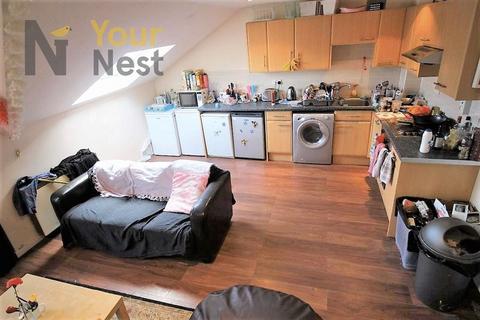 6 bedroom apartment to rent, Flat 7, Cardigan road, Hyde Park