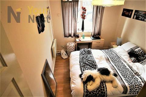 6 bedroom apartment to rent - Flat 3, Cardigan road, Hyde Park