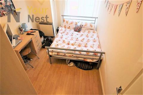 6 bedroom apartment to rent, Flat 3, Cardigan road, Hyde Park