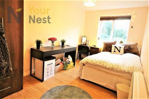 6 bedroom apartment to rent, Cardigan road, Hyde Park, Leeds, LS6 1EB