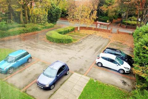 6 bedroom apartment to rent, Cardigan road, Hyde Park, Leeds, LS6 1EB