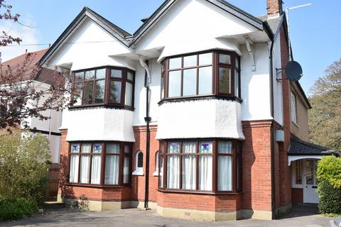 3 bedroom flat to rent, St Albans, Bournemouth