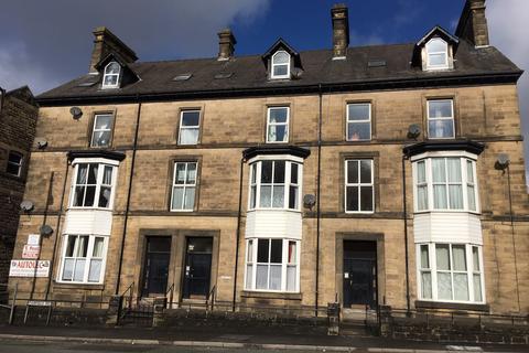 1 bedroom flat to rent, 1a Brooklyn Place, Fairfield Road, Buxton, Derbyshire, SK17