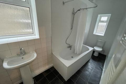 1 bedroom flat to rent, 1a Brooklyn Place, Fairfield Road, Buxton, Derbyshire, SK17