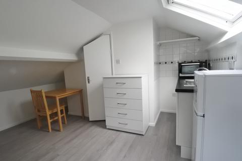 Studio to rent, High Street, Harlesden / Willesden Junction NW10